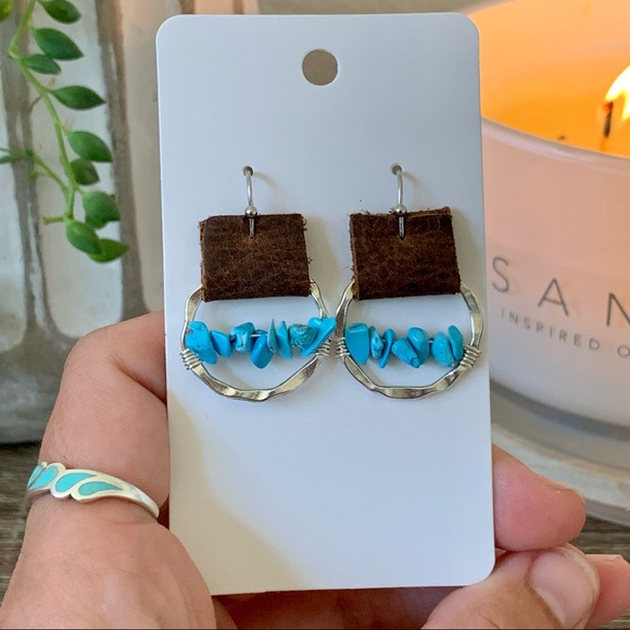 • [Handmade] Boho Beaded Earrings • - Picture 6 of 14